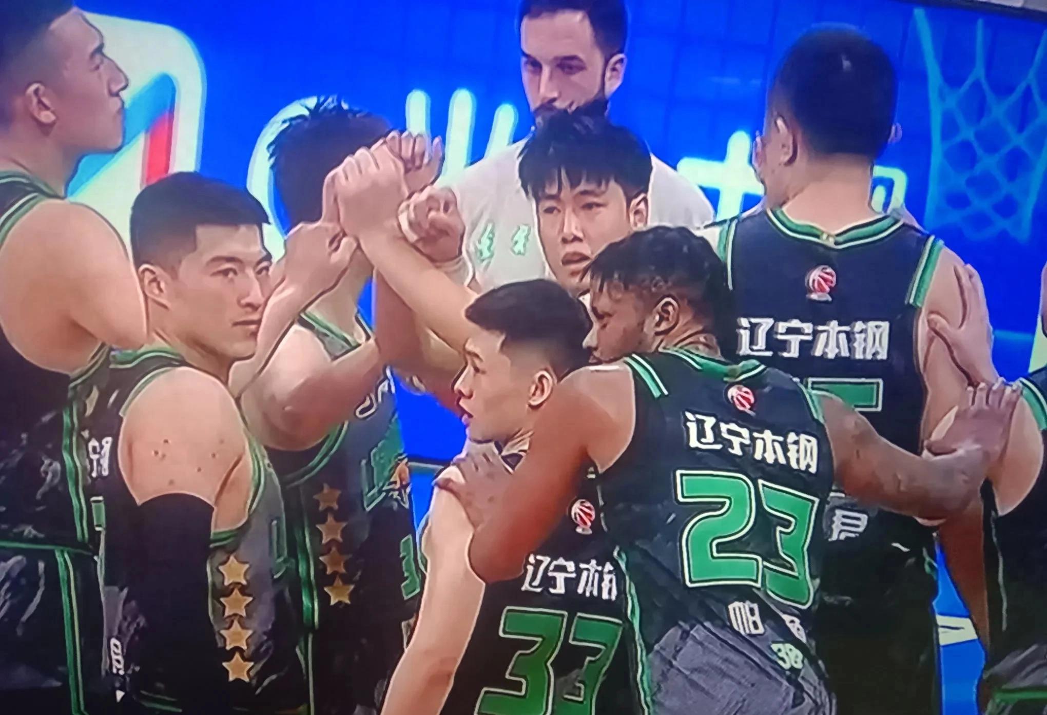 北京男篮主场战平福建男篮，不敌对手